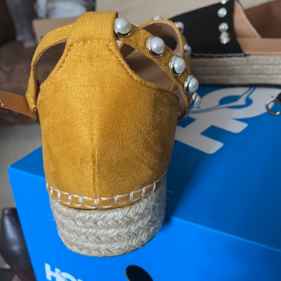 Two slippers  $20 each pair their are both sz10 - Picture 4 of 5